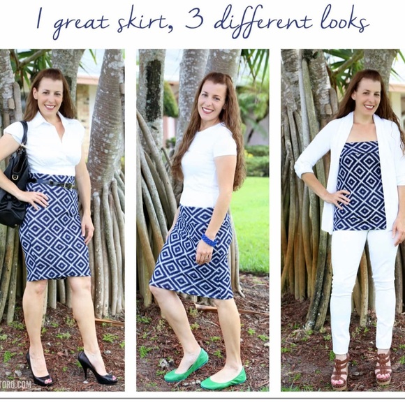 💕Like New Red Roses Lularoe Cassie Pencil Skirt💕 - Picture 6 of 6